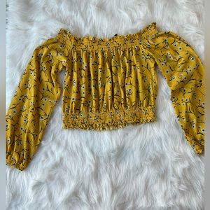 Yellow, shoulder cut, crop top with daisy followers, light